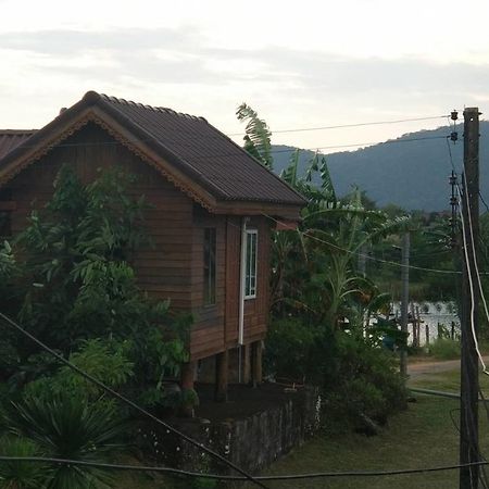 Baan Pak Phutawan Resort Takat Ngao Екстер'єр фото