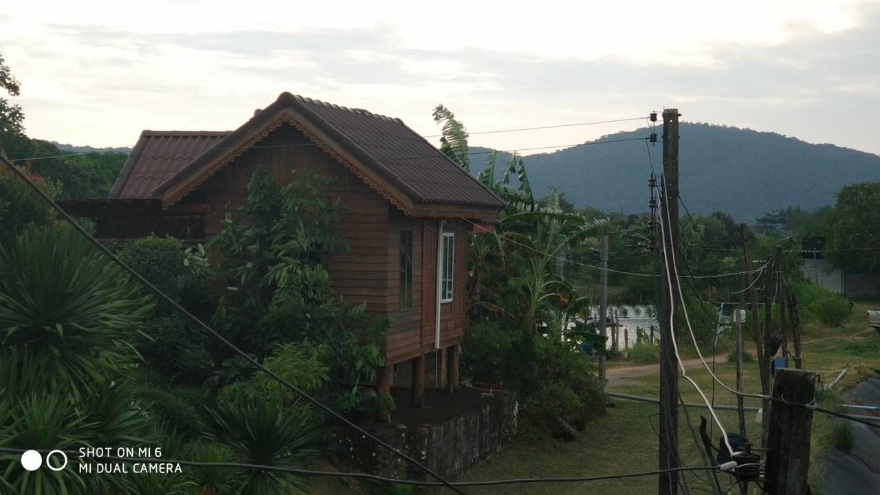Baan Pak Phutawan Resort Takat Ngao Екстер'єр фото